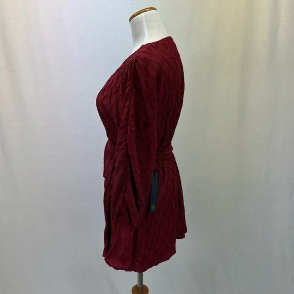NWT House of Harlow 1960 Revolve Red Polyester Nona Wrap Top Sz. XS - Picture 4 of 7